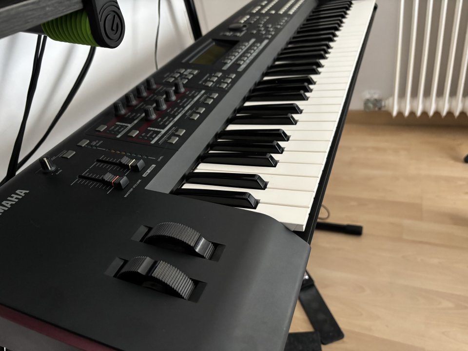 YAMAHA MOXF6