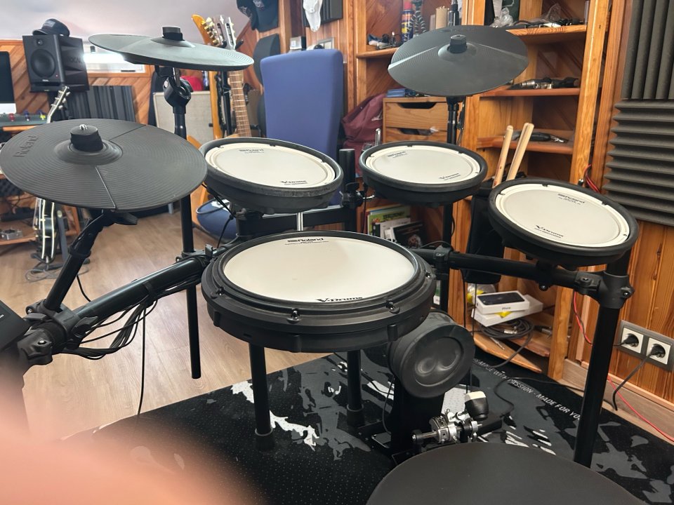 Set completo Roland TD-17KV de segunda mano · Foto 7 de 10 · Valencia · 1100 €
