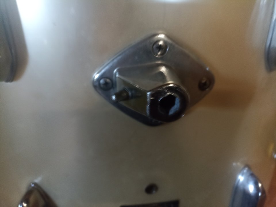 2 brazos PEARL Pieza soporte Toms/bombo + Consola roseta para bombo de la marca Pearl años 60 de segunda mano · Foto 4 de 5 · Girona · 60 €