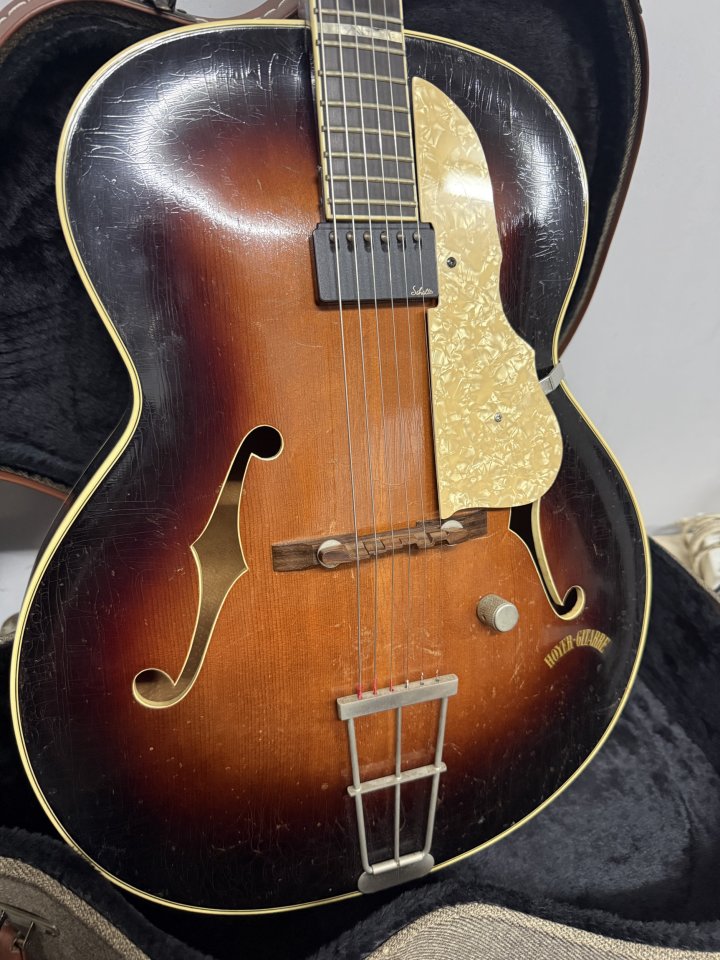 Guitarra archtop Hoyer de segunda mano · Foto 7 de 7 · Alicante · 600 €
