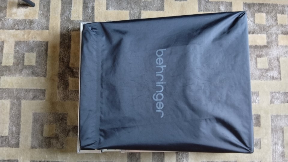 Vendo Berhinger Wing Compact + Flitghcase. de segunda mano · Foto 2 de 4 · Bizkaia · 1900 €