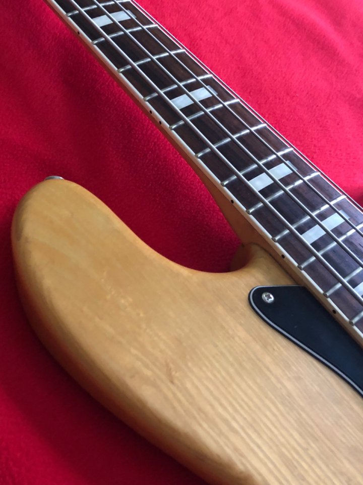 Bajo Fender Jazz Bass RI 75 Japan 1994 de segunda mano · Foto 4 de 10 · Madrid · 1250 €