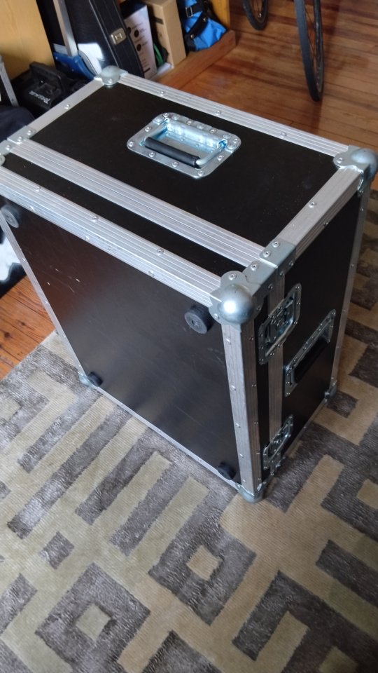 Vendo Berhinger Wing Compact + Flitghcase. de segunda mano · Foto 3 de 4 · Bizkaia · 1900 €
