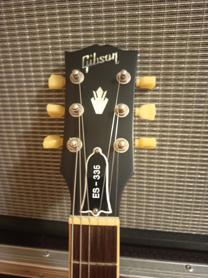 OCASIÓN - Gibson ES-335 Satin IMPECABLE de segunda mano · Foto 5 de 7 · Zaragoza · 1750 €