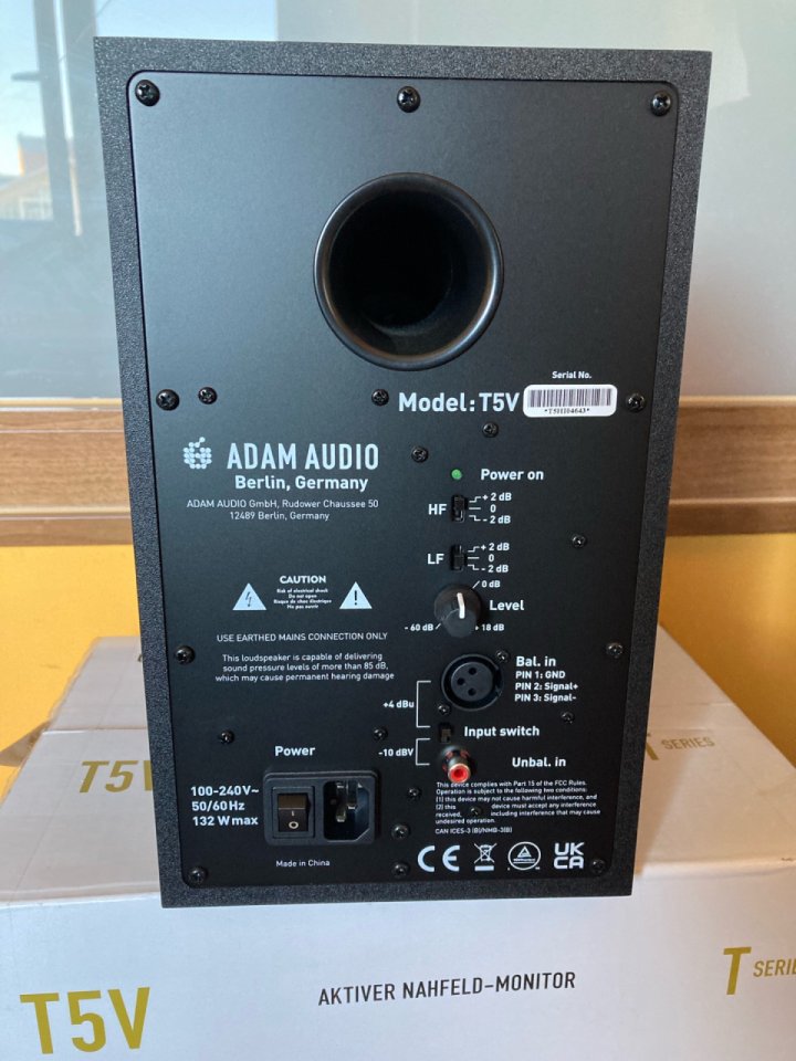 Monitores Adam Audio T5V de segunda mano · Foto 5 de 7 · A Coruña · 250 €