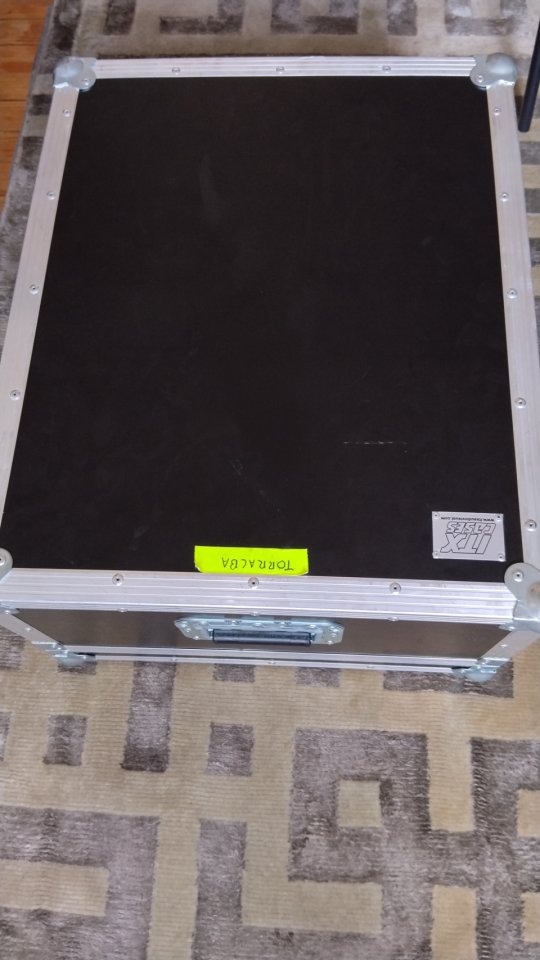 Vendo Berhinger Wing Compact + Flitghcase. de segunda mano · Foto 4 de 4 · Bizkaia · 1900 €