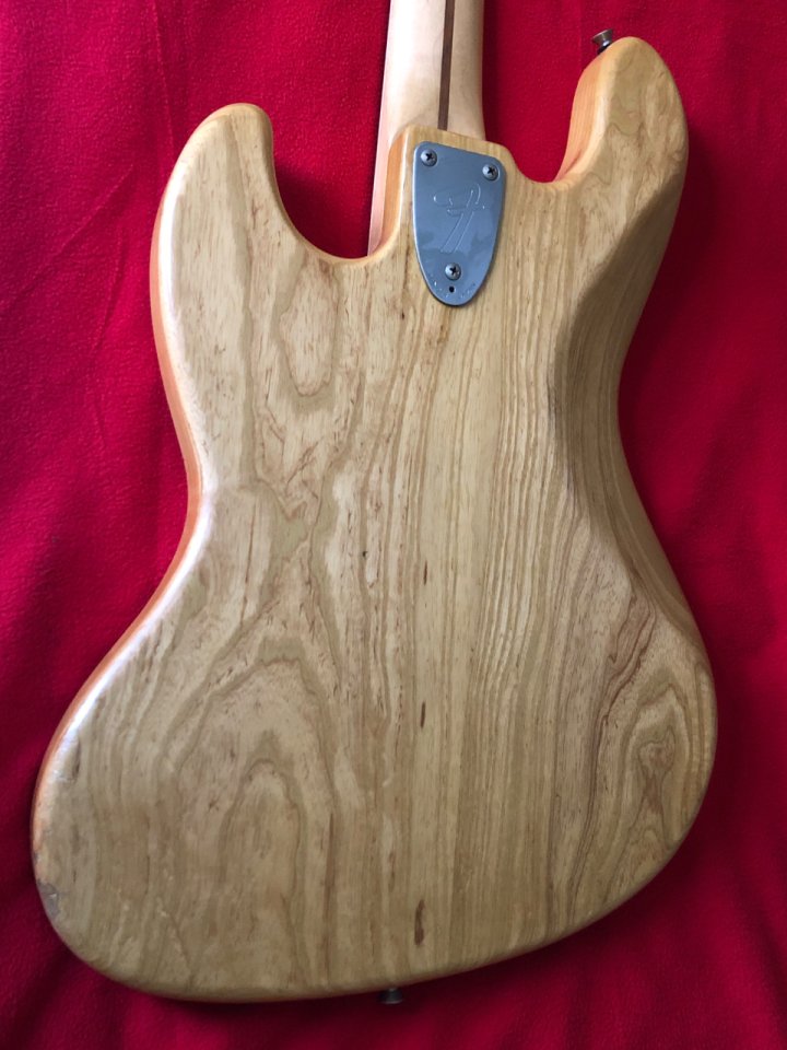 Bajo Fender Jazz Bass RI 75 Japan 1994 de segunda mano · Foto 8 de 10 · Madrid · 1250 €