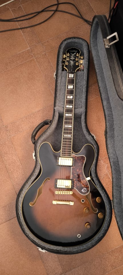 Epiphone Sheraton II '89 de segunda mano · Foto 2 de 5 · Murcia · 790 €