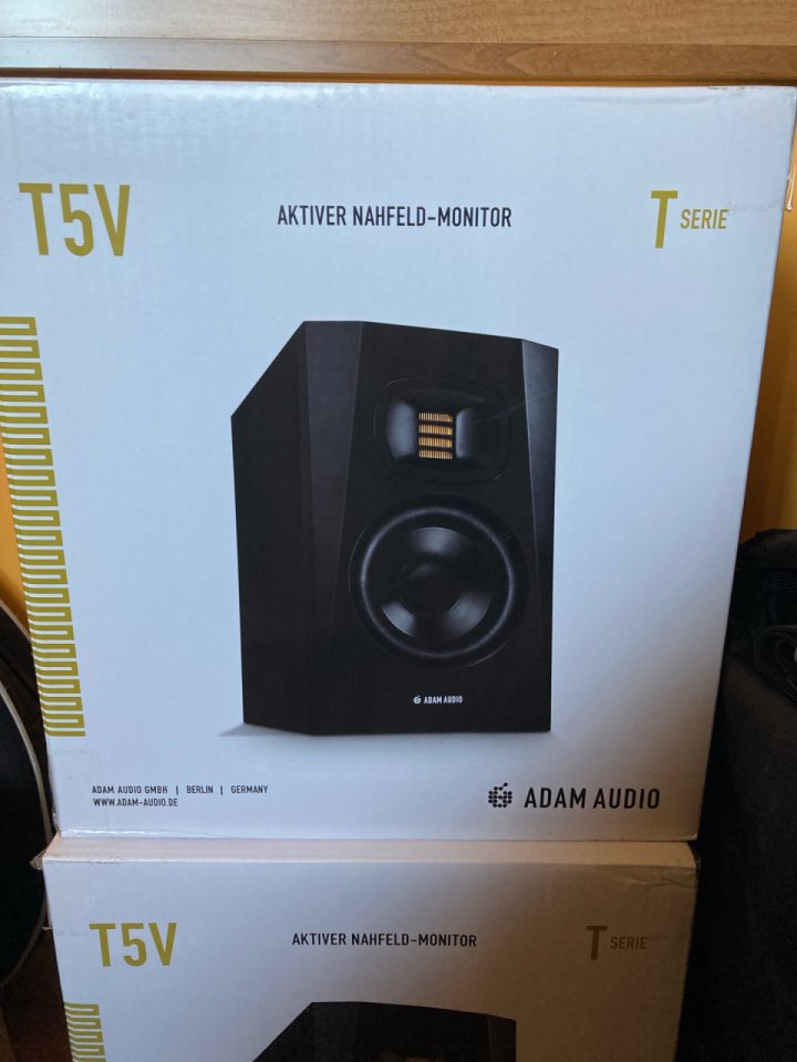 Monitores Adam Audio T5V de segunda mano · Foto 7 de 7 · A Coruña · 250 €