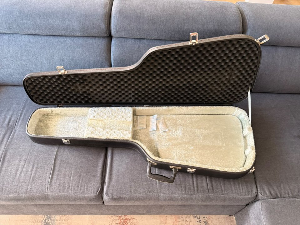 Ibanez Chainsaw Hardcase 1990´s, Steve Vai, Satriani, Reb Beach de segunda mano · Foto 5 de 6 · A Coruña · 425 €