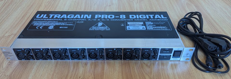 Behringer Ultragain Pro 8 ADA8000 en buen estado