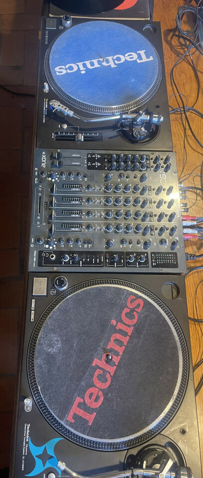 TECHNICS 1210 mk5 de segunda mano · Foto 4 de 4 · Girona · 1500 €