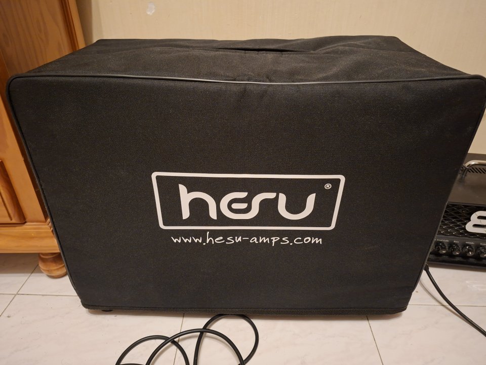 Pantalla Hesu 1x12 con V30 16ohm de segunda mano · Foto 2 de 2 · Ávila · 180 €