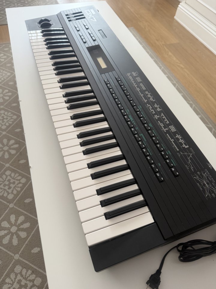 Yamaha DX7 S en estado de Colección de segunda mano · Foto 3 de 10 · Madrid · 525 €
