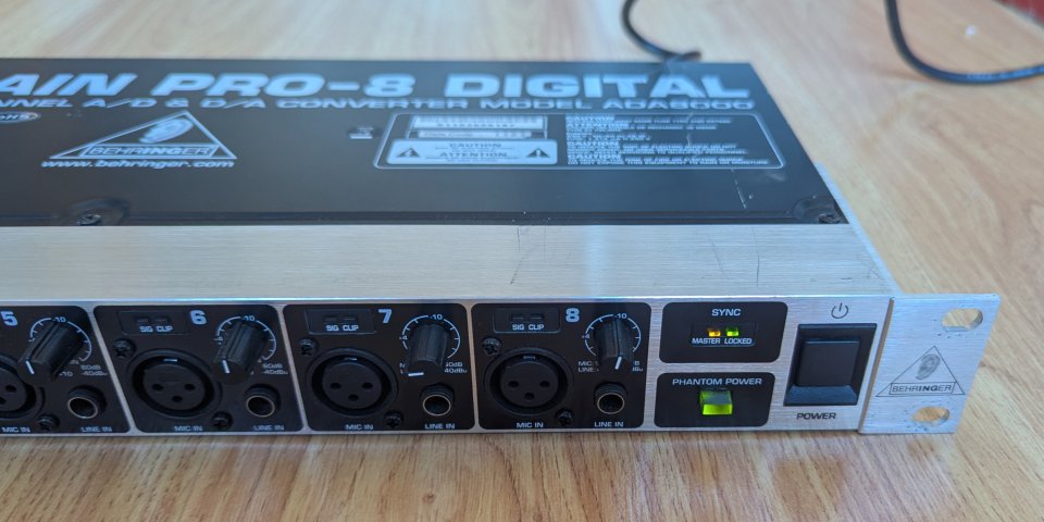 Behringer Ultragain Pro 8 ADA8000 en buen estado