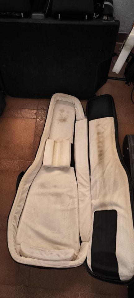 Funda Gator Flying V, 335 de segunda mano · Foto 4 de 4 · Murcia · 90 €