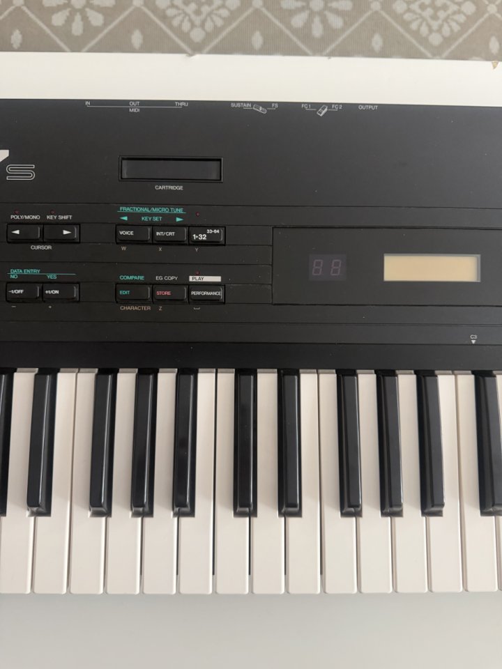 Yamaha DX7 S en estado de Colección de segunda mano · Foto 6 de 10 · Madrid · 525 €