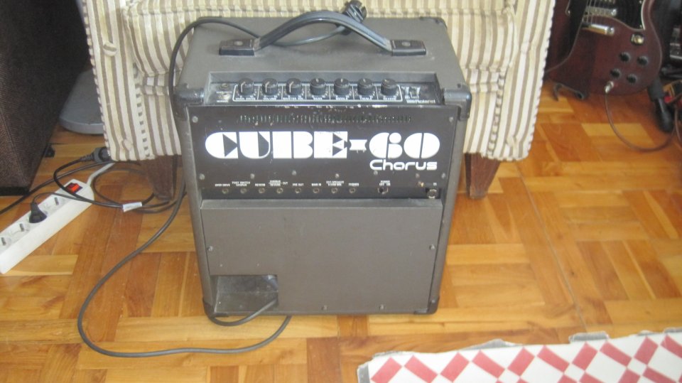 Amplificador vintage Roland Cube 60 Chorus made in Japan