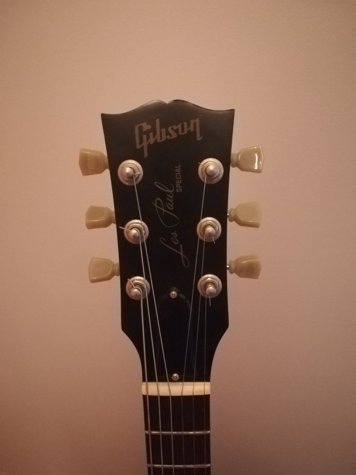 Gibson Les Paul Special Black 2004 de segunda mano · Foto 7 de 9 · Castellón · 789 €