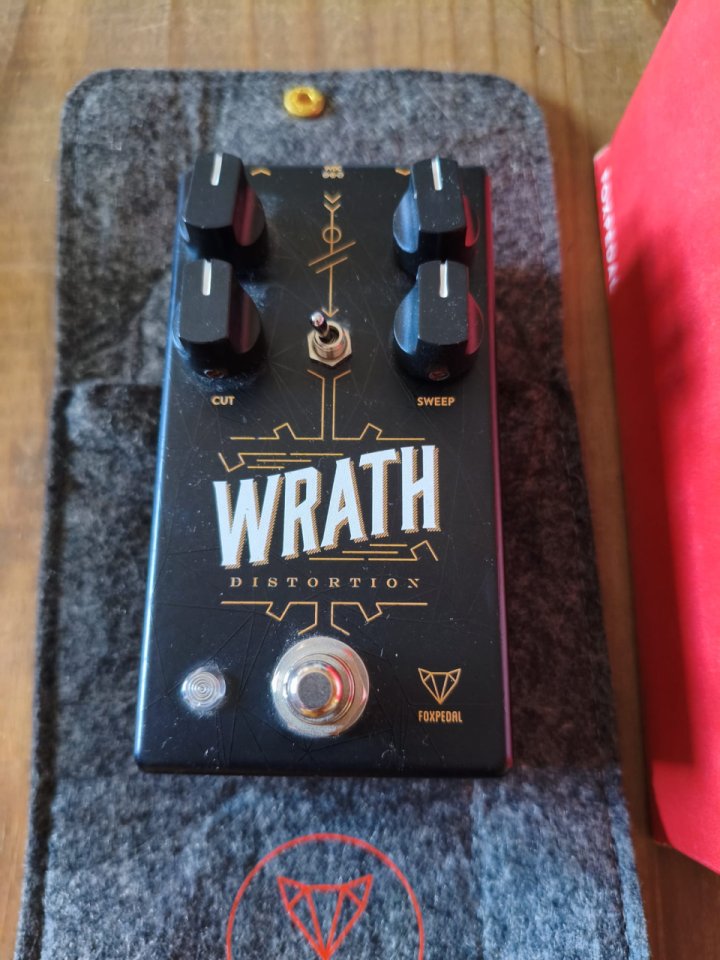 Pedal distorsión "WRATH" de Foxpedal de segunda mano · Foto 2 de 3 · Asturias · 140 €