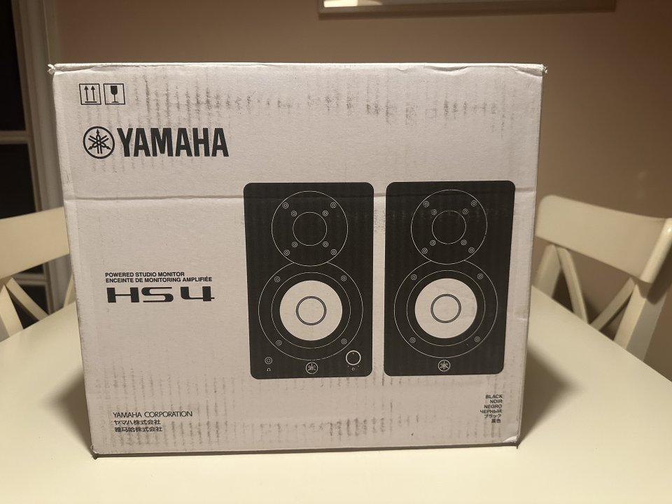 Monitores estudio Yamaha HS4