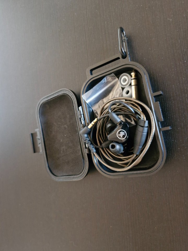 In-ears Mackie mp 240