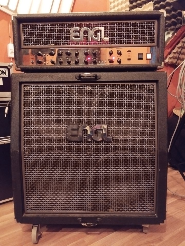 ENGL Powerball I + Pantalla standard con altavoces V-60 de segunda mano · Foto 1 de 10 · Soria · 1000 €