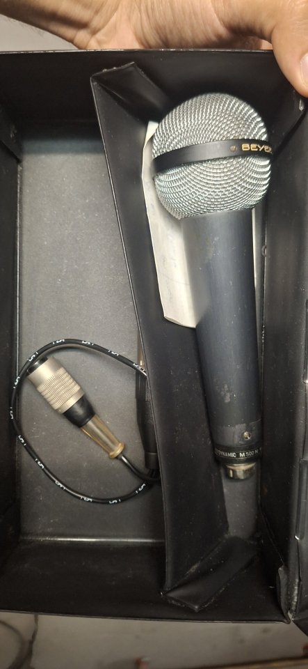 Microfono ribbon Beyerdynamic M500 de segunda mano · Foto 1 de 5 · Valencia · 550 €