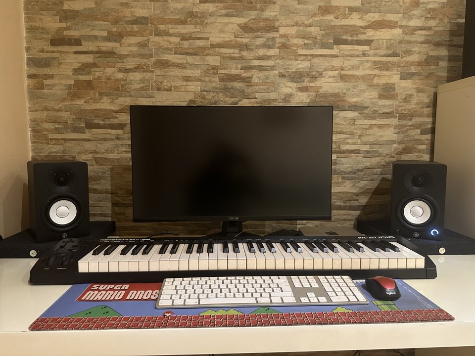 Monitores estudio Yamaha HS4