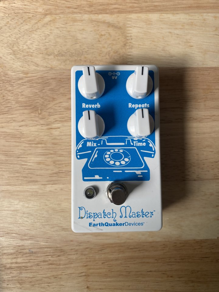Earthquaker Devices Dispatch Master Delay y Reverb