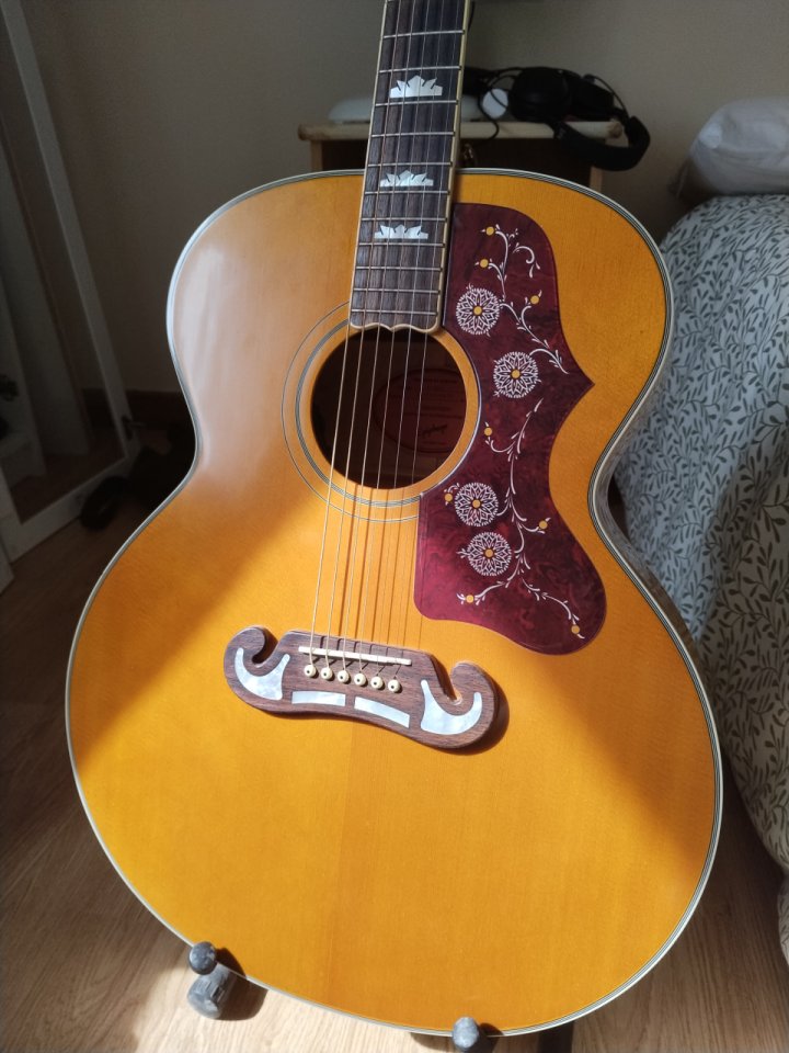 Epiphone J200 Inspired by Gibson de segunda mano · Foto 1 de 8 · Pontevedra · 600 €
