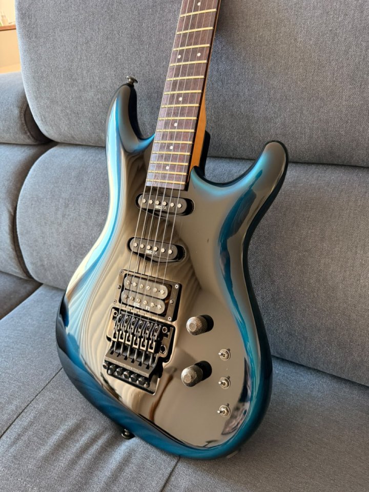 Ibanez 540R Bright Blue Burst (BB), Pre Satriani 1987 de segunda mano · Foto 3 de 10 · A Coruña · 1200 €