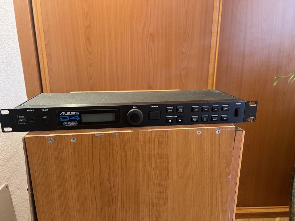 Alesis D4 modulo de bateria.