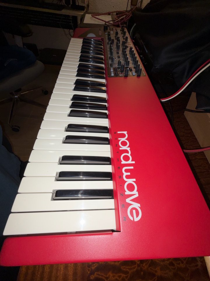 Teclado Nord Wave