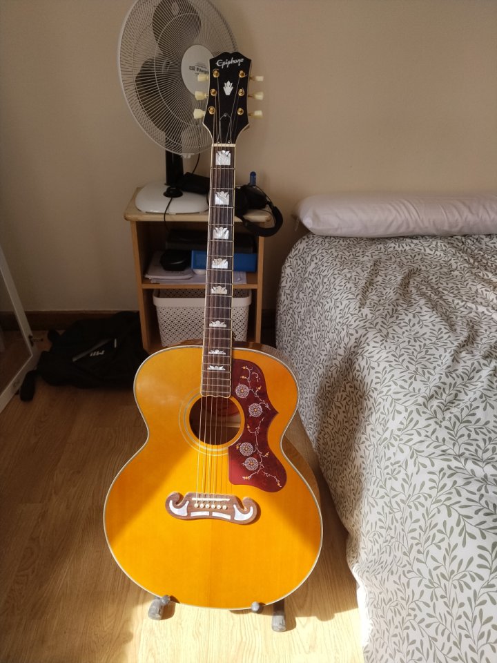 Epiphone J200 Inspired by Gibson de segunda mano · Foto 2 de 8 · Pontevedra · 600 €