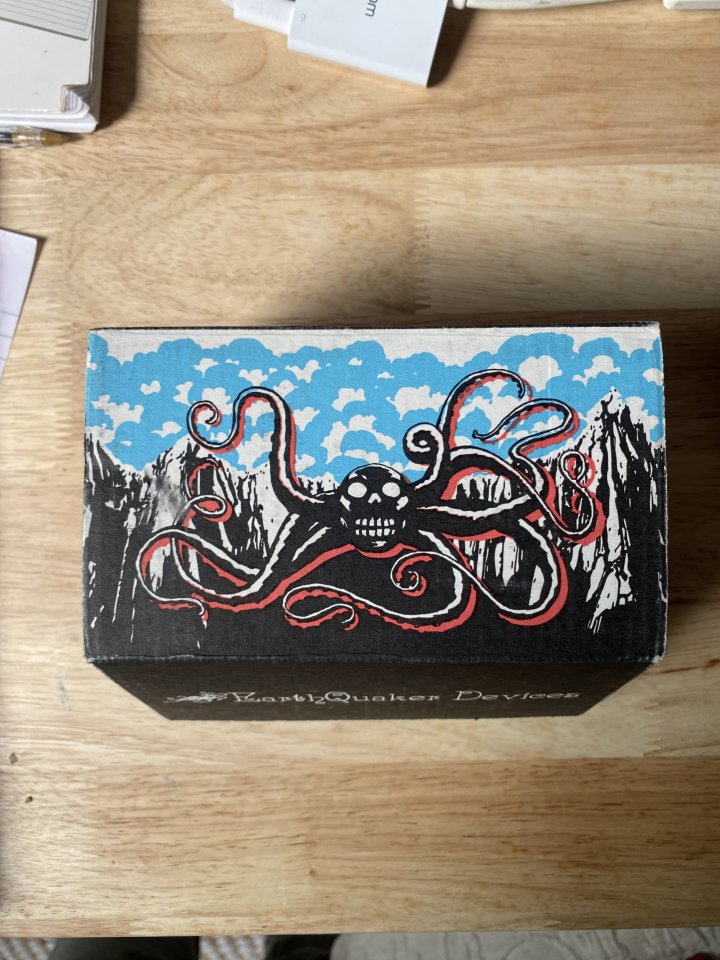 Earthquaker Devices Dispatch Master Delay y Reverb