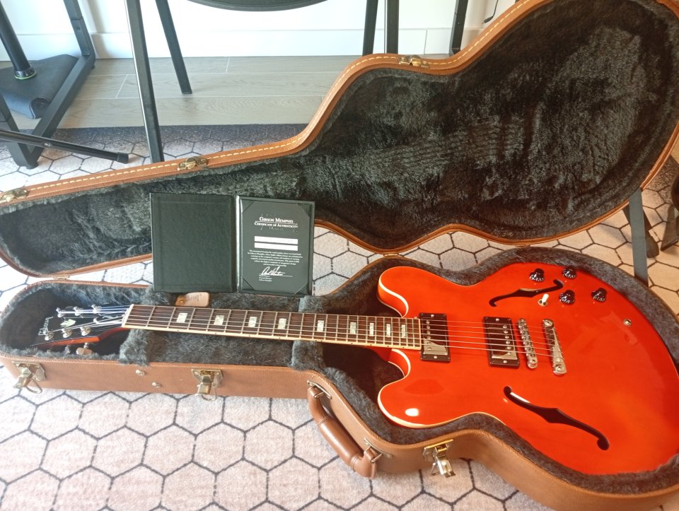 Gibson ES-335 de segunda mano · Foto 1 de 7 · Pontevedra · 2000 €