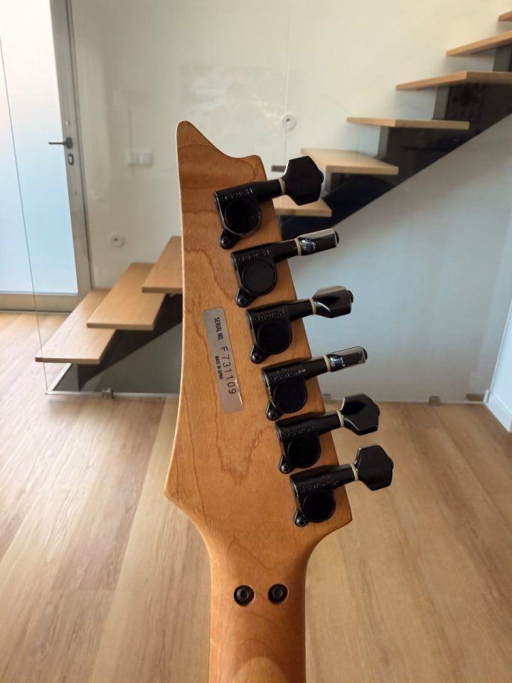 Ibanez 540R Bright Blue Burst (BB), Pre Satriani 1987 de segunda mano · Foto 5 de 10 · A Coruña · 1200 €