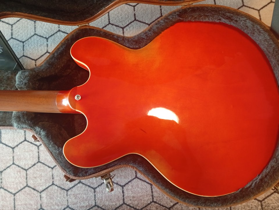 Gibson ES-335 de segunda mano · Foto 3 de 7 · Pontevedra · 2000 €