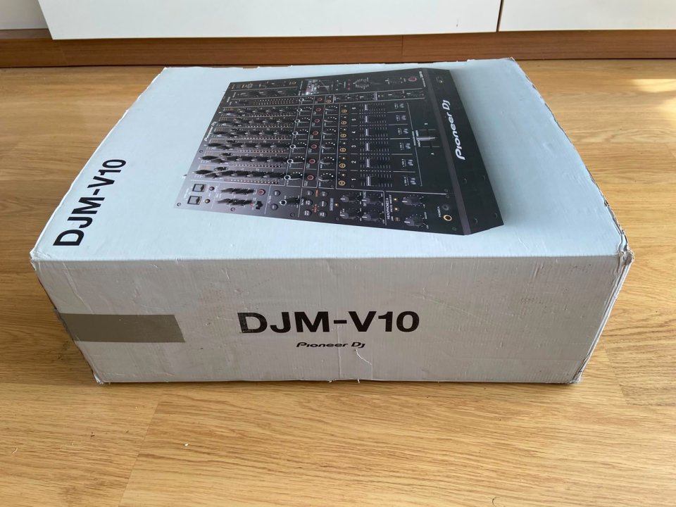Pioneer DJM V-10 sin uso, seminueva de segunda mano · Foto 6 de 7 · Lleida · 2800 €