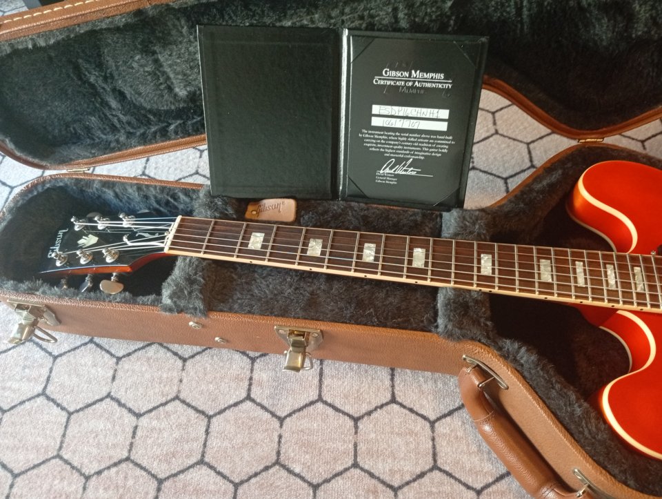 Gibson ES-335 de segunda mano · Foto 5 de 7 · Pontevedra · 2000 €