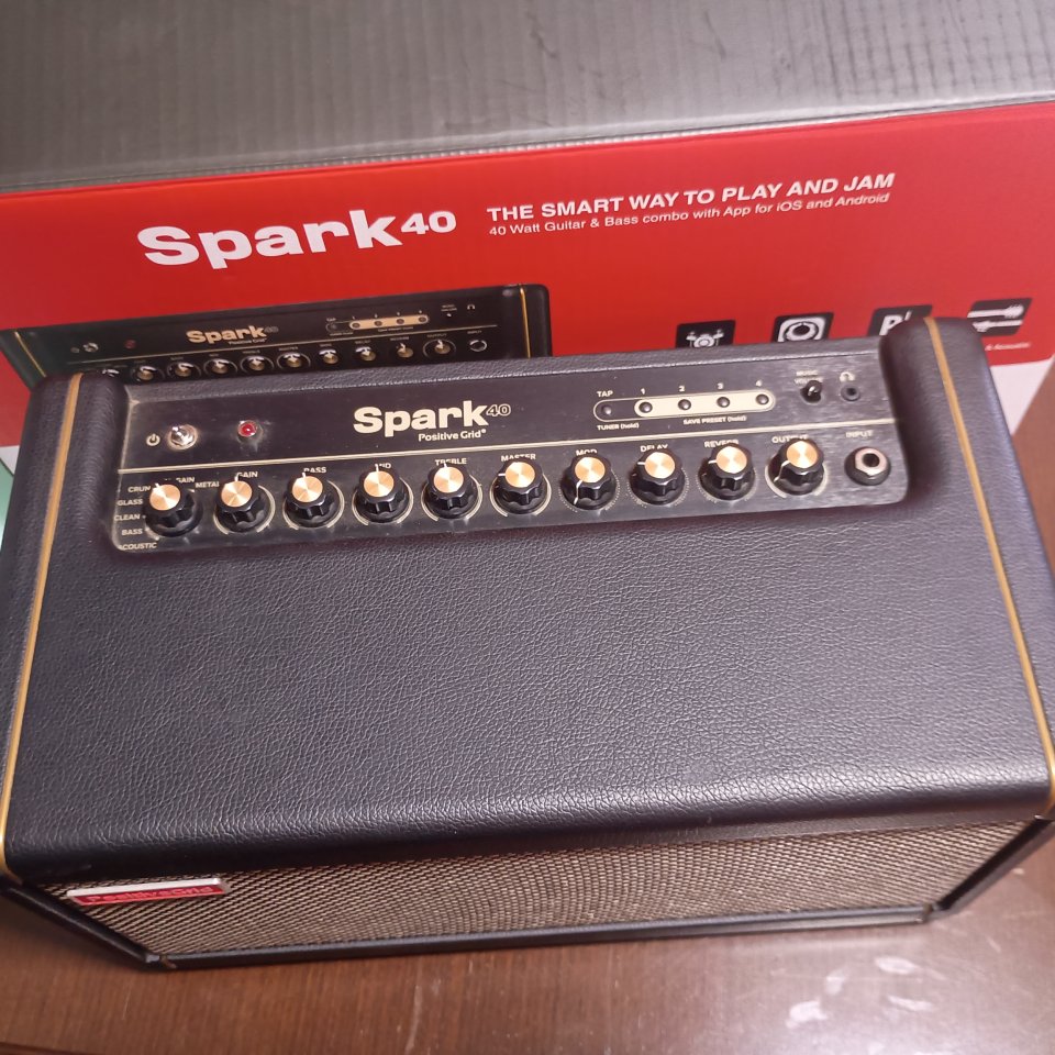 Positive grip spark 40 Amplificador de segunda mano · Foto 4 de 6 · Málaga · 150 €