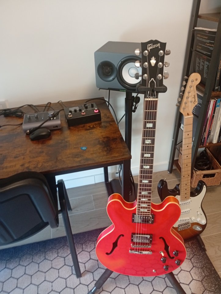 Gibson ES-335 de segunda mano · Foto 6 de 7 · Pontevedra · 2000 €