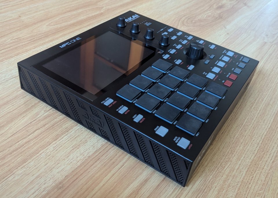 Aka MPC One negra en excelente estado [RESERVADO]