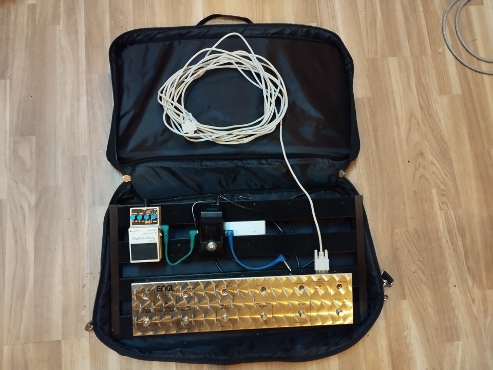 ENGL Powerball I + Pantalla standard con altavoces V-60 de segunda mano · Foto 9 de 10 · Soria · 1000 €