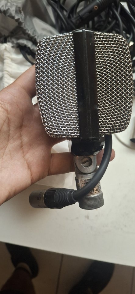 Microfono AKG D12 vintage de segunda mano · Foto 2 de 5 · Valencia · 500 €