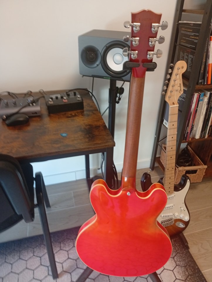 Gibson ES-335 de segunda mano · Foto 7 de 7 · Pontevedra · 2000 €