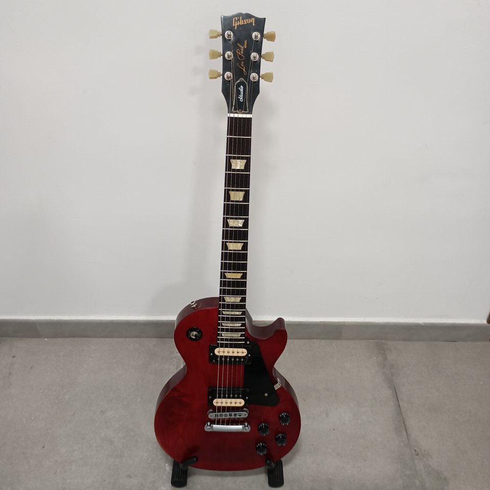 Gibson Les Paul Studio 2012(Made in Usa) de segunda mano · Foto 1 de 8 · Málaga · 900 €
