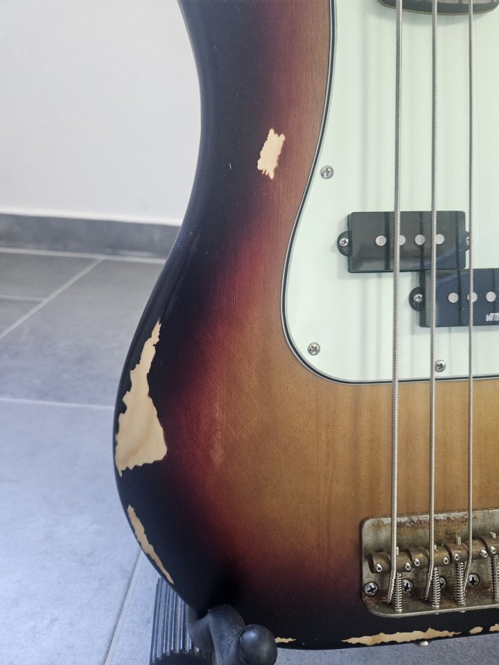 Vintage V4 Icon Sunset Sunburst