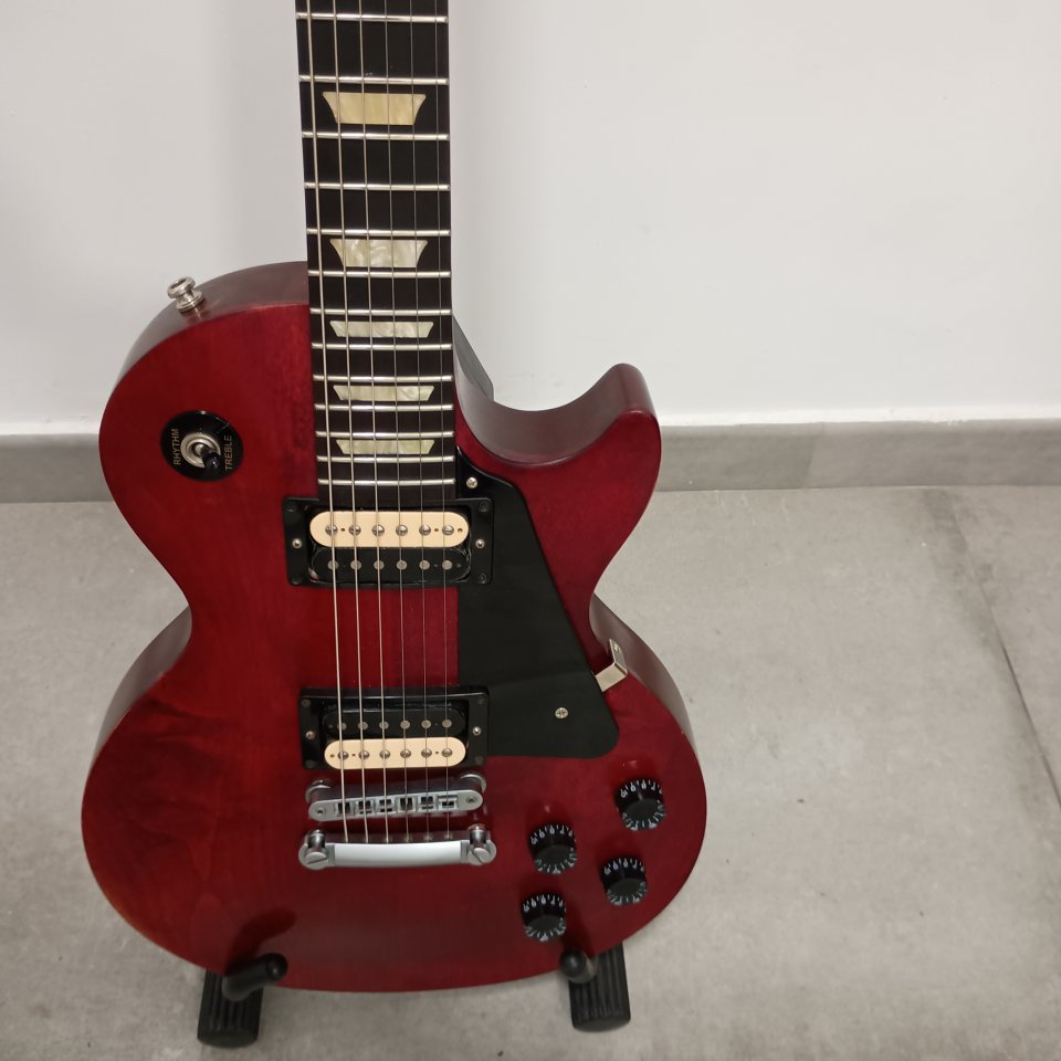 Gibson Les Paul Studio 2012(Made in Usa) de segunda mano · Foto 2 de 8 · Málaga · 900 €